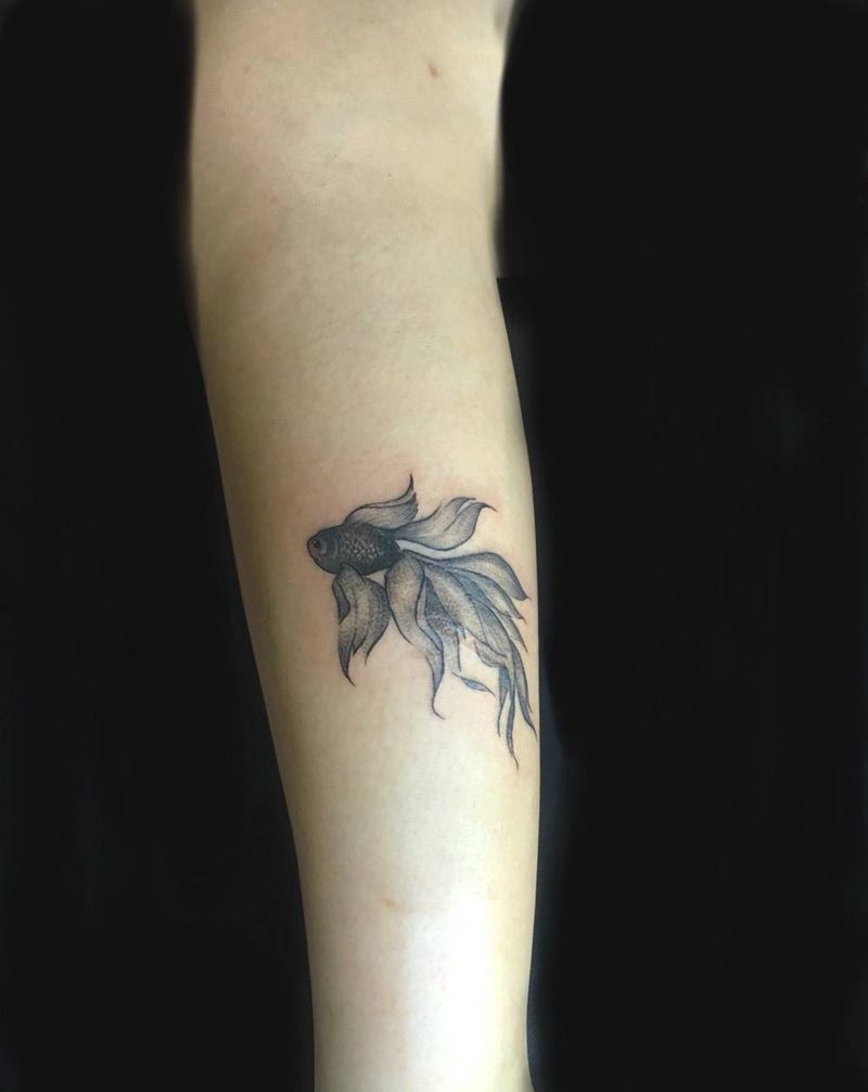 小鱼纹身图片_腿部脚部New School几何线条纹身图案