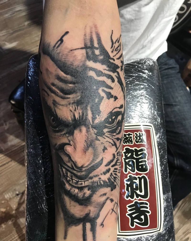 小丑老虎纹身图片