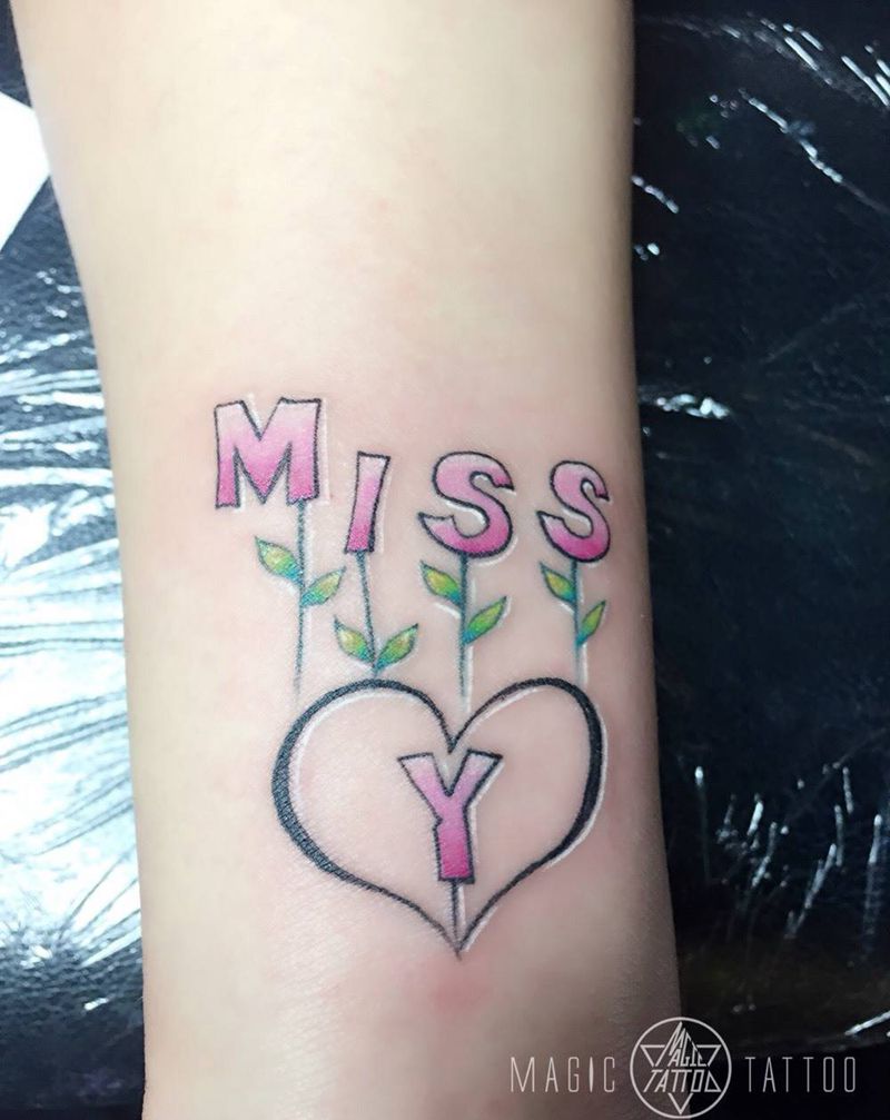 小清新 英文 miss Y纹身图片_成品手臂手部清新字符图腾原创蚌埠英文纹身图案