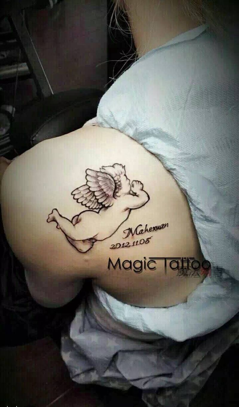 每个孩子都是妈妈的天使纹身图片_肩部背部欧美清新鬼神蚌埠纹身图案