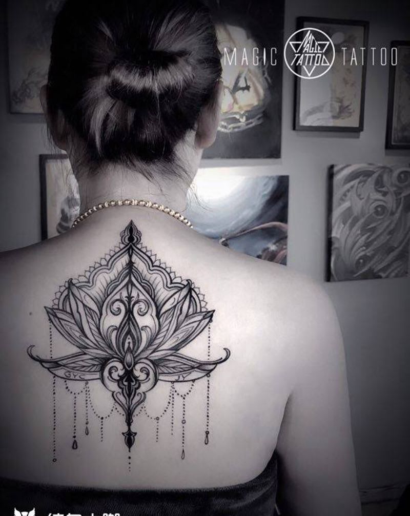 莲纹身图片_成品背部蚌埠莲纹身图案