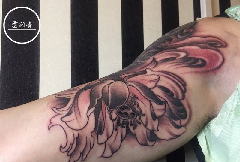 传统荷花纹身图片