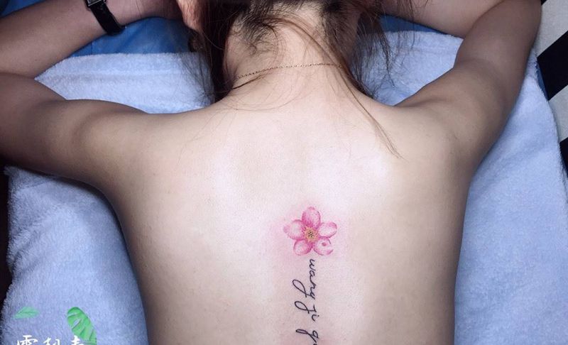后背小清新纹身图片