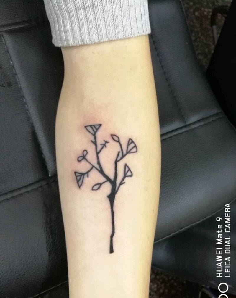 小树纹身图片_手臂清新植物成品纹身图案