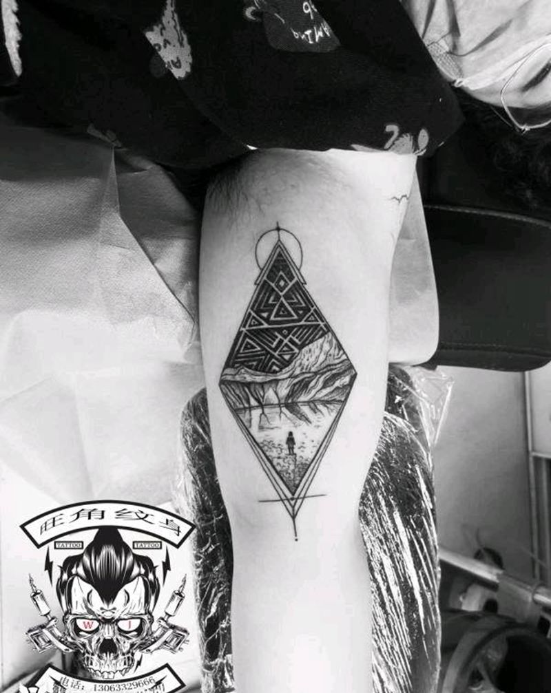 黑白纹身图片_手臂纹身图案