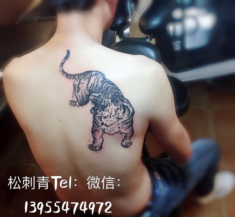 虎纹身图片