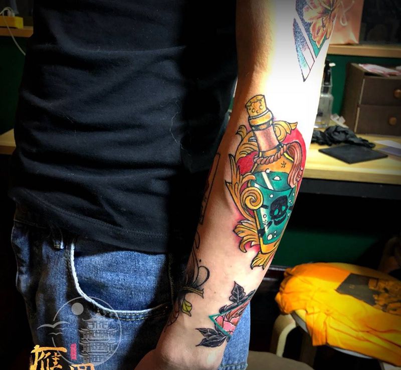 84消毒液？纹身图片_手臂New School纹身图案