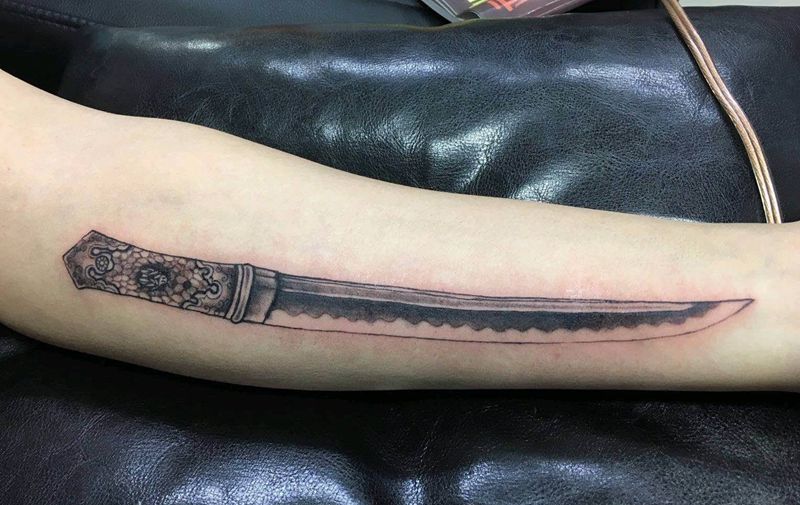 日式短刀纹身图片