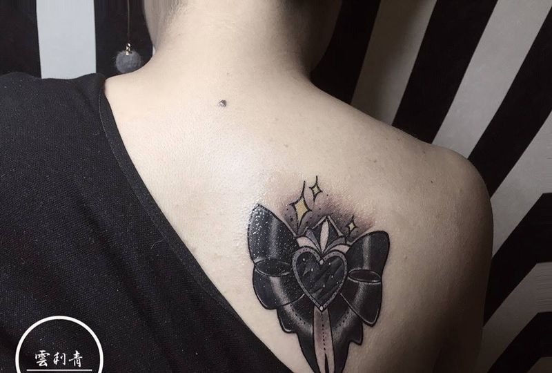 黑暗蝴蝶结纹身图片