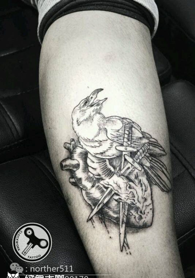 白皮书鹰纹身图片_腿部欧美动物成品纹身图案