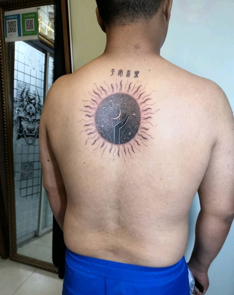 点刺纹身图片_背部纹身图案