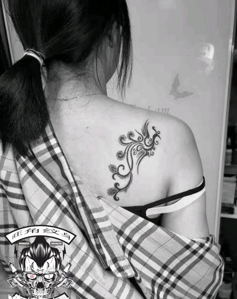 图腾凤凰纹身图片_肩部纹身图案