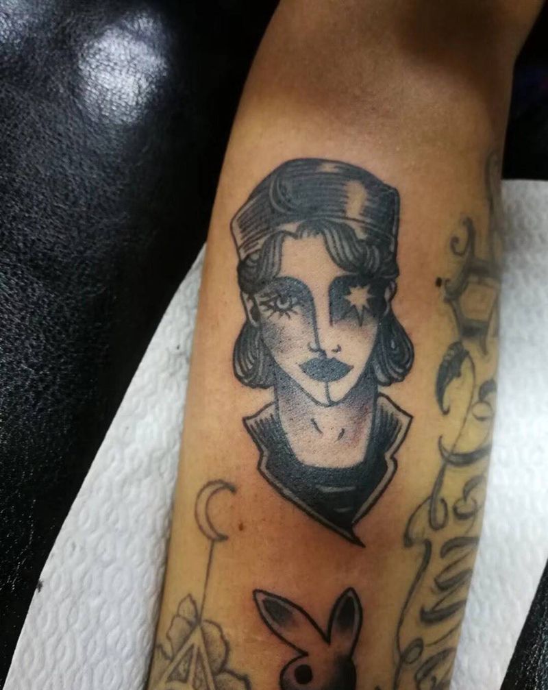 School 风格小图纹身图片_欧美人物手臂成品纹身图案