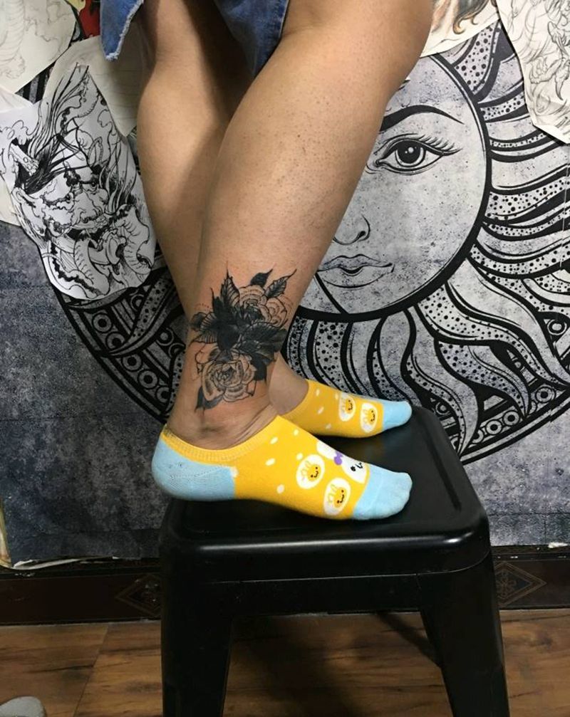 素花纹身图片_脚部纹身图案