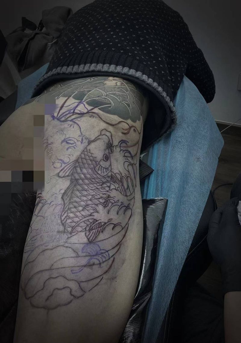 接个屁股纹身图片_臀部老传统纹身图案