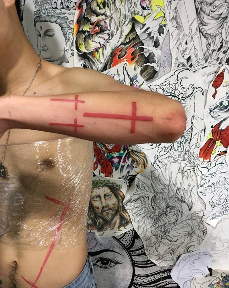 十字架纹身图片_几何纹身图案