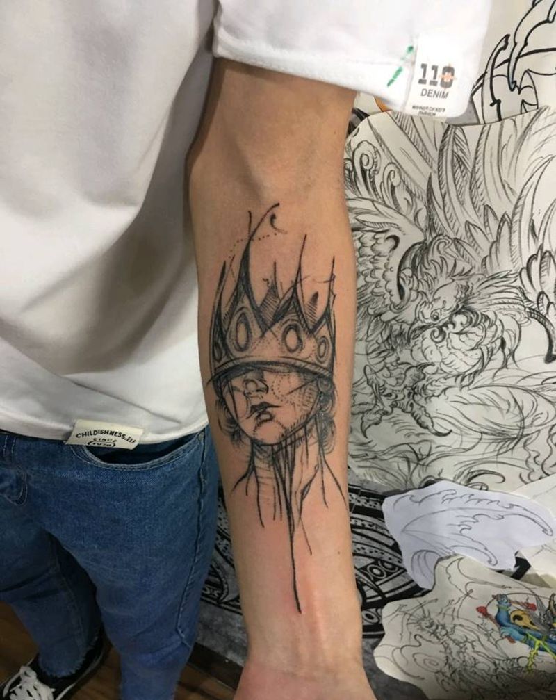 皇冠少女纹身图片_几何纹身图案