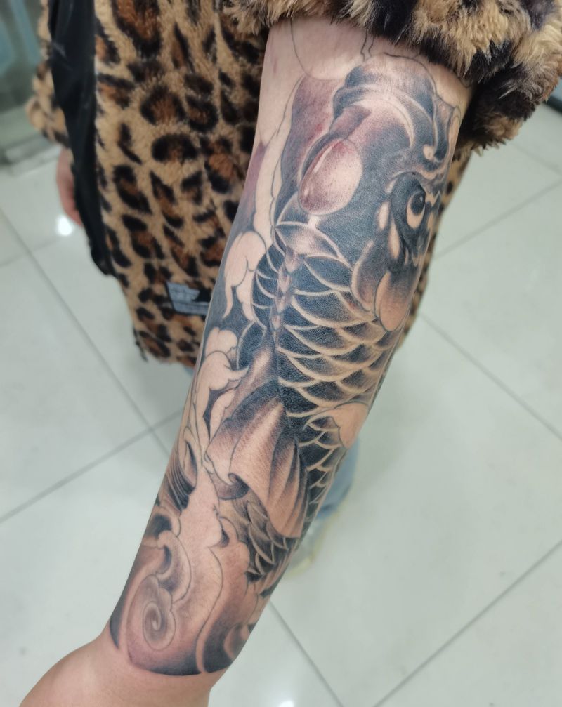 小臂全包纹身图片_手臂老传统纹身图案