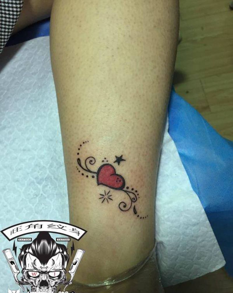 女生腿部纹身纹身图片