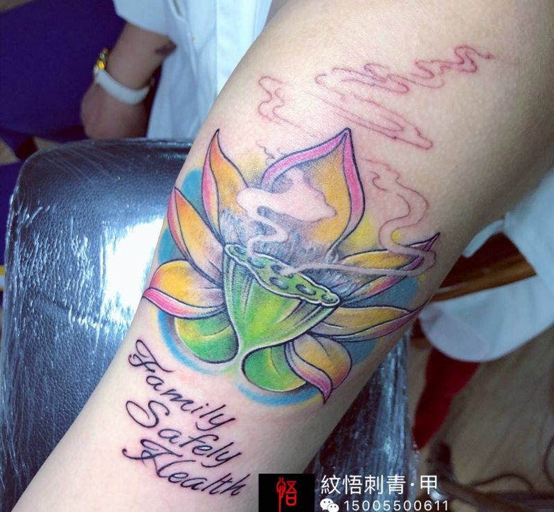 莲纹身图片_成品肩部手臂传统清新字符植物原创纹身图案