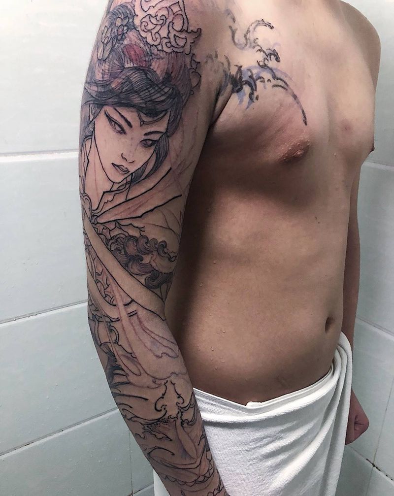 女武将压般若遮盖小狼头