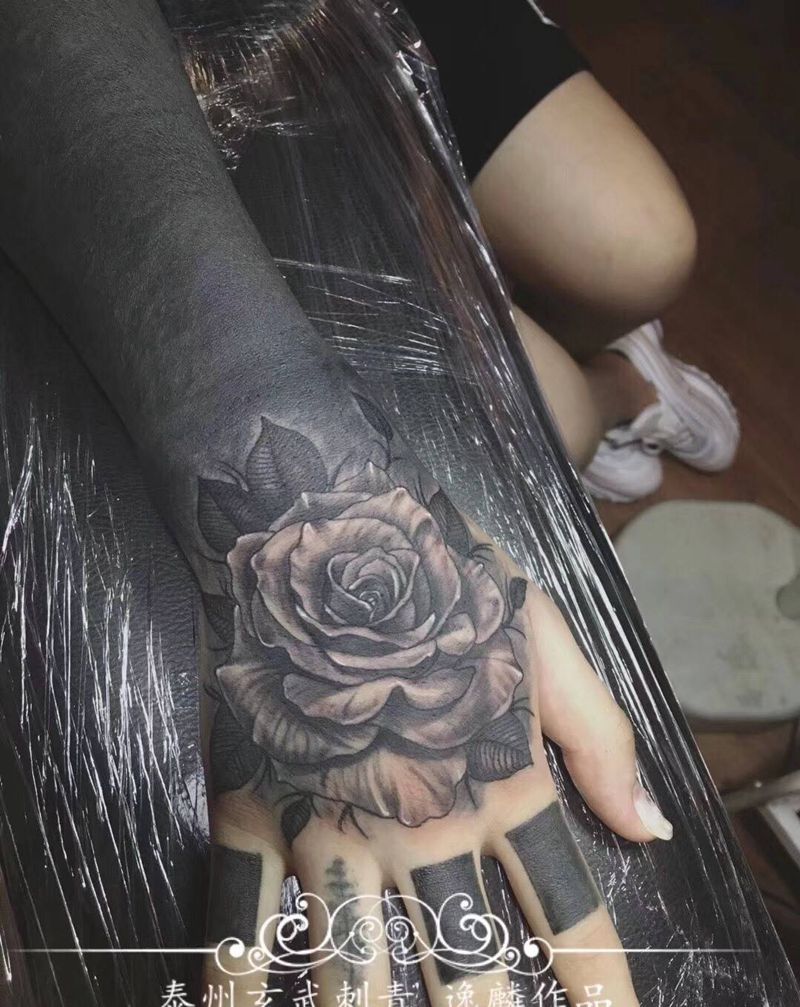 写实玫瑰纹身图片