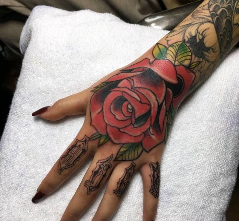 玫瑰纹身图片_New School纹身图案