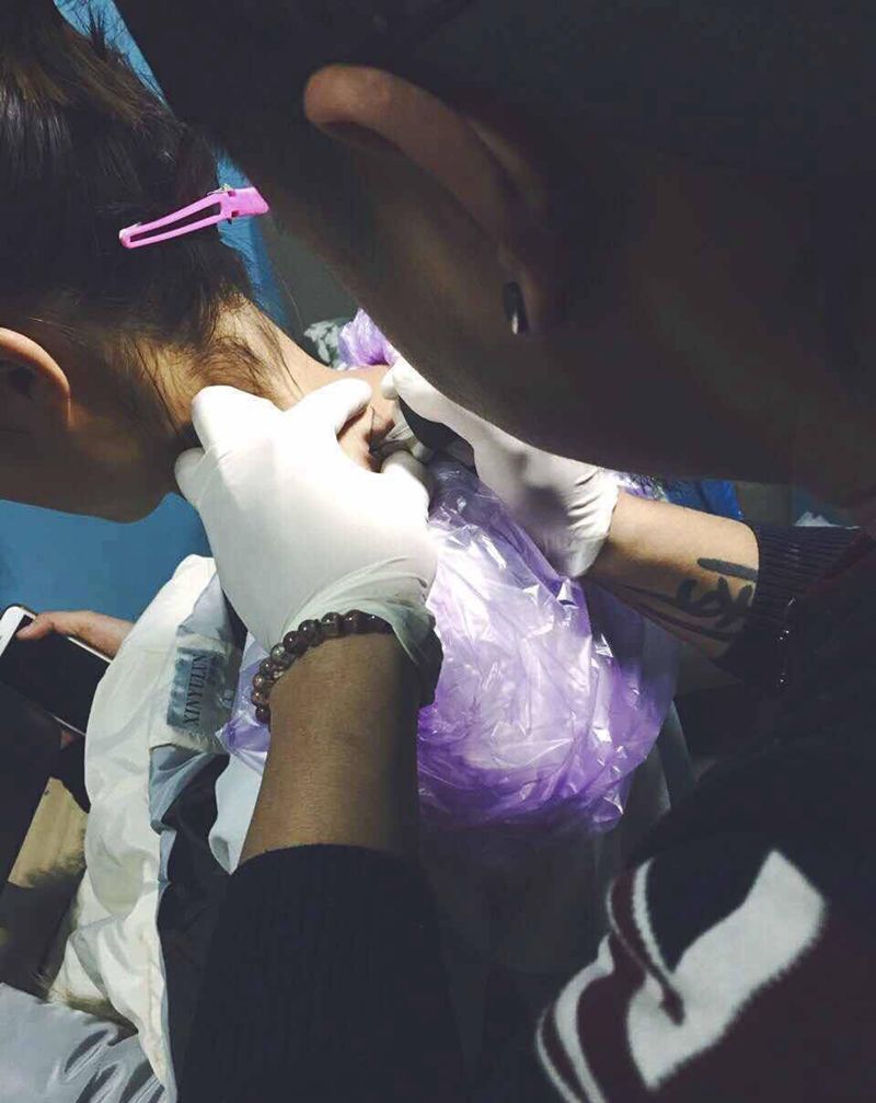 工作中纹身图片