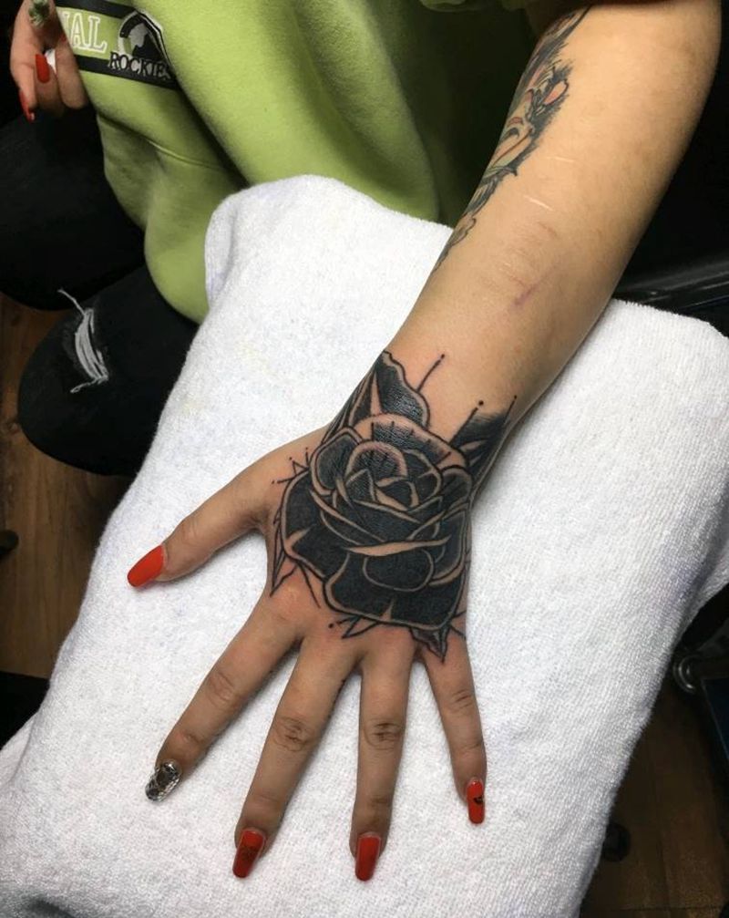 玫瑰纹身图片_欧美写实纹身图案