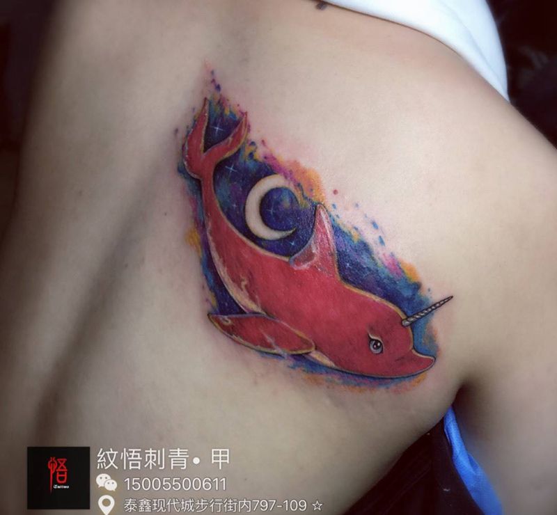 大鱼纹身图片_成品肩部背部欧美清新动物纹身图案