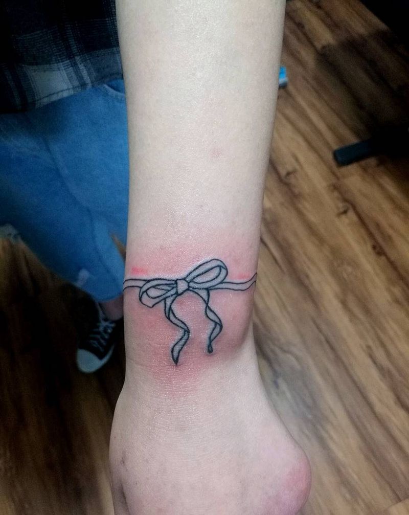 手腕蝴蝶结纹身图片