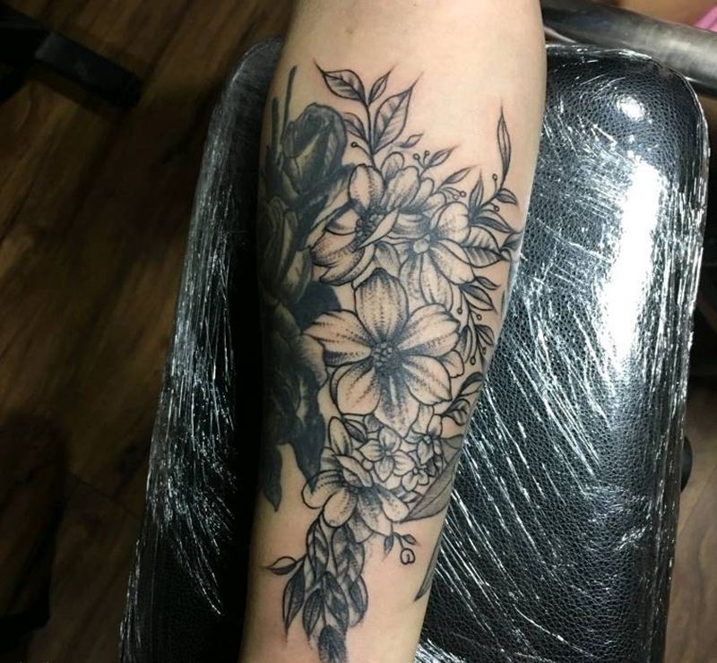 素花遮盖纹身图片_点刺纹身图案