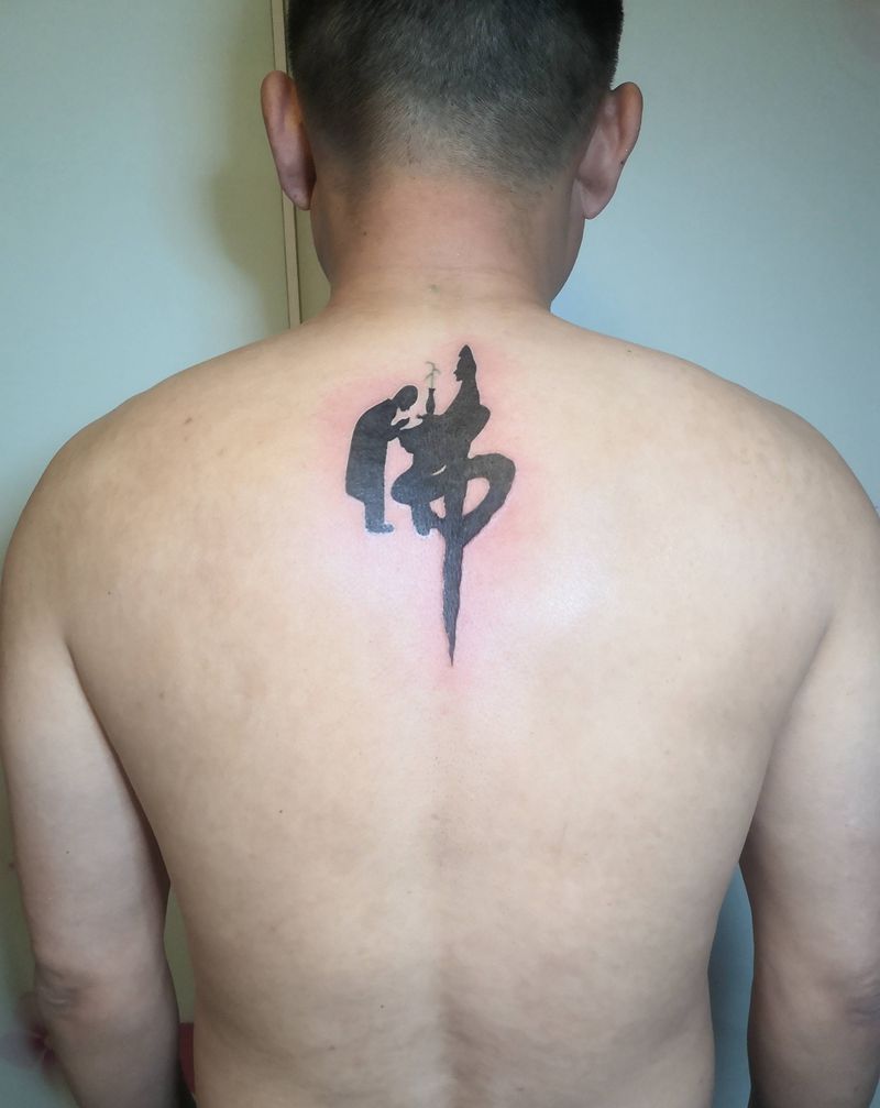 佛图纹身图片_背部纹身图案