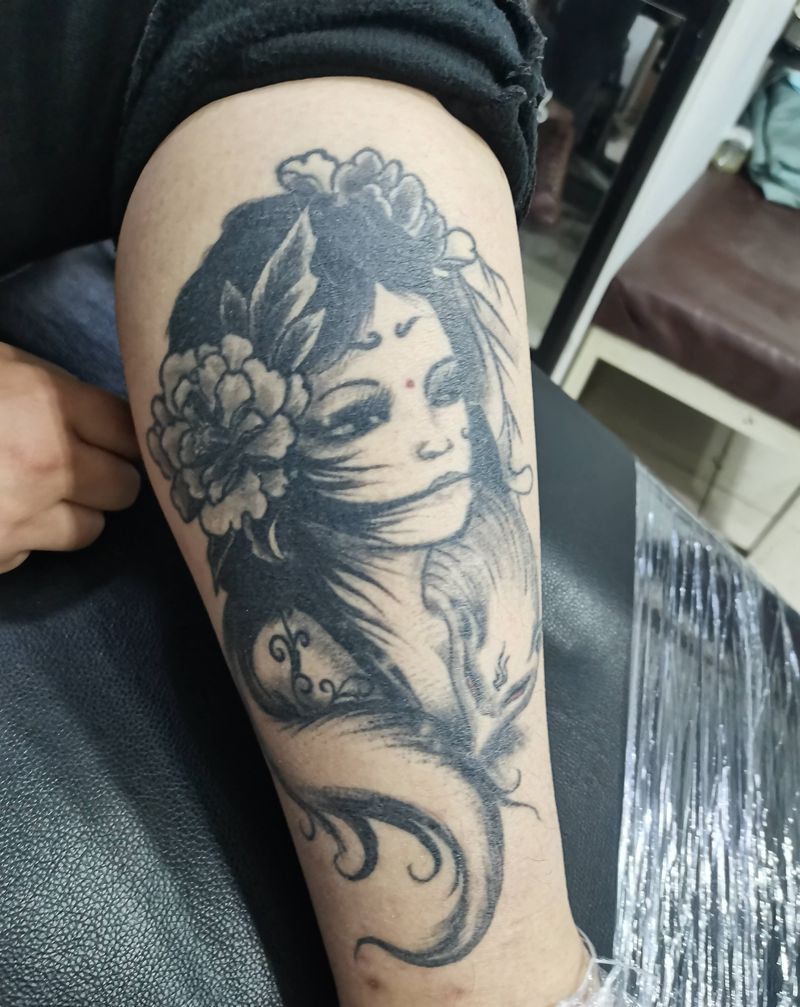 艺妓纹身图片_腿部老传统新传统纹身图案