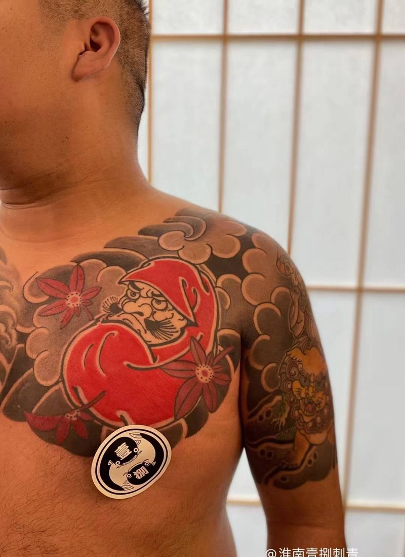 达摩蛋纹身图片_胸部老传统纹身图案