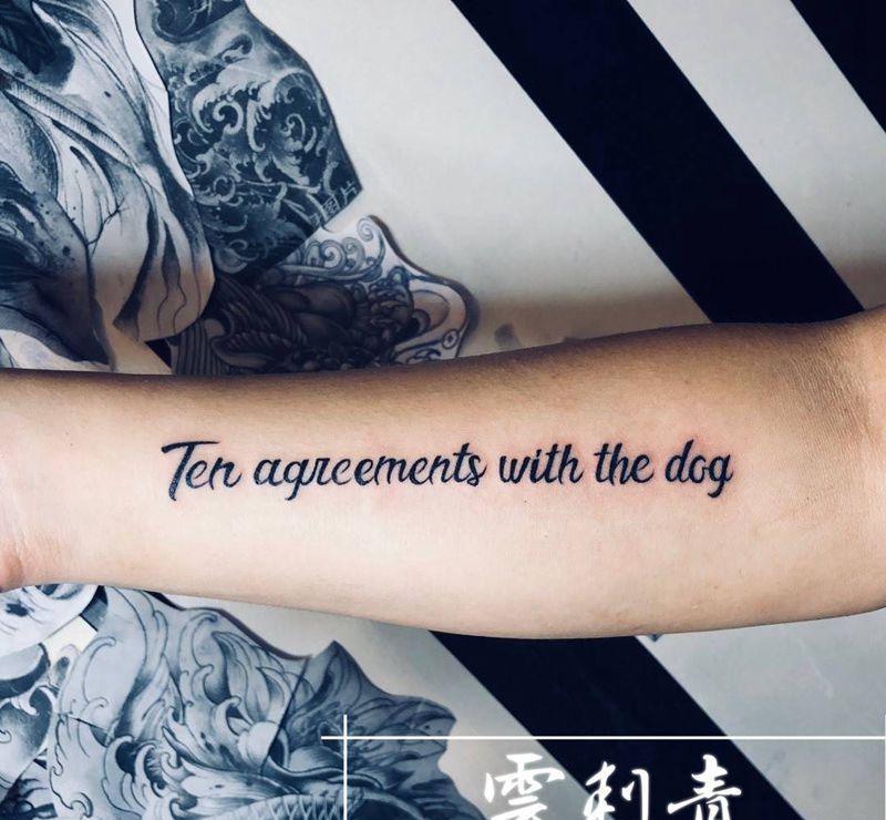 小字母纹身图片