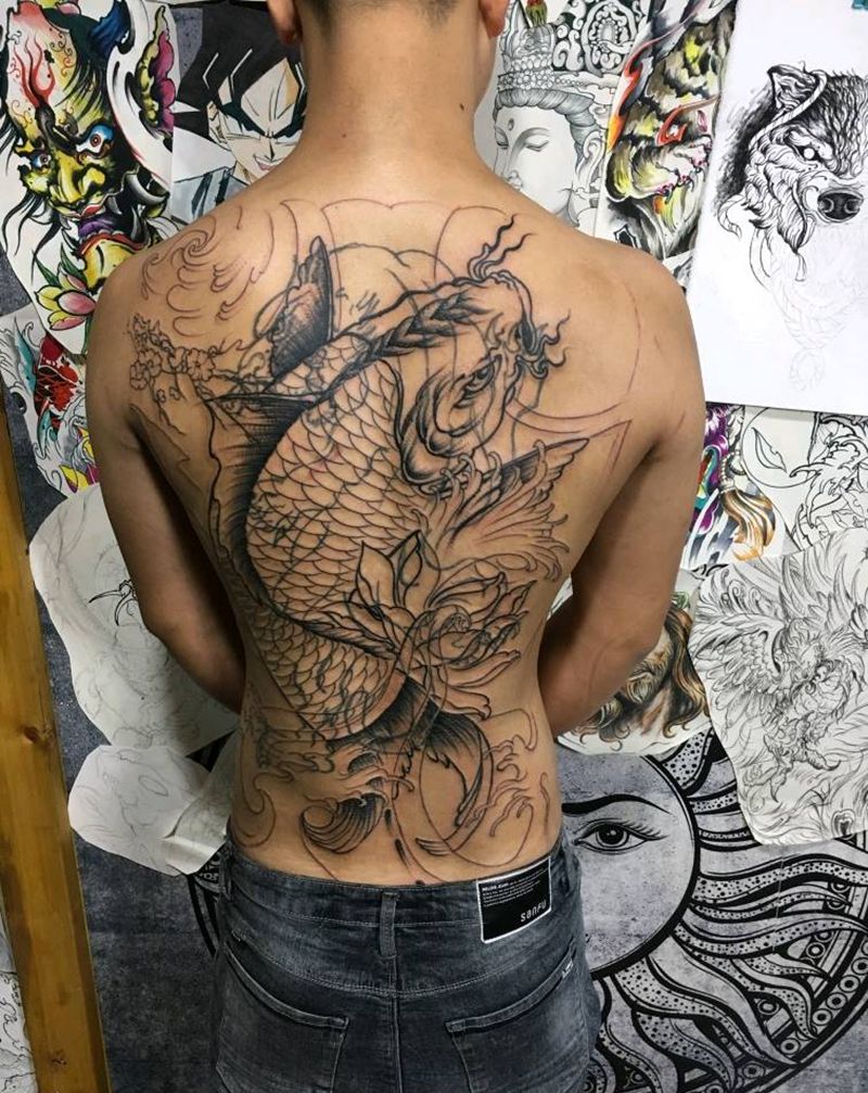 大背鲤鱼遮盖旧图纹身图片