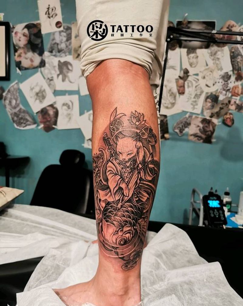 招财喵纹身图片_腿部纹身图案