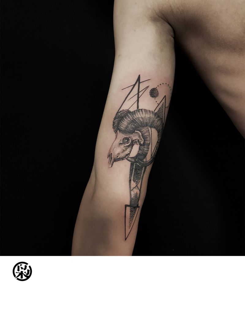 遮盖纹身图片_手部点刺纹身图案