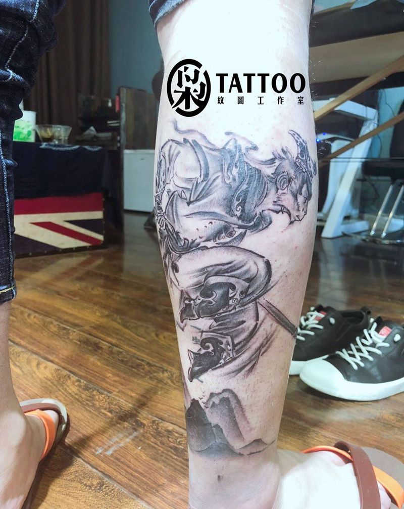 新中式斗战胜佛纹身图片_腿部纹身图案