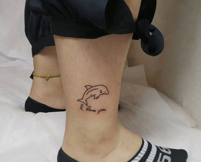 今日脚腕小海豚一只纹身图片_腿部脚部几何纹身图案