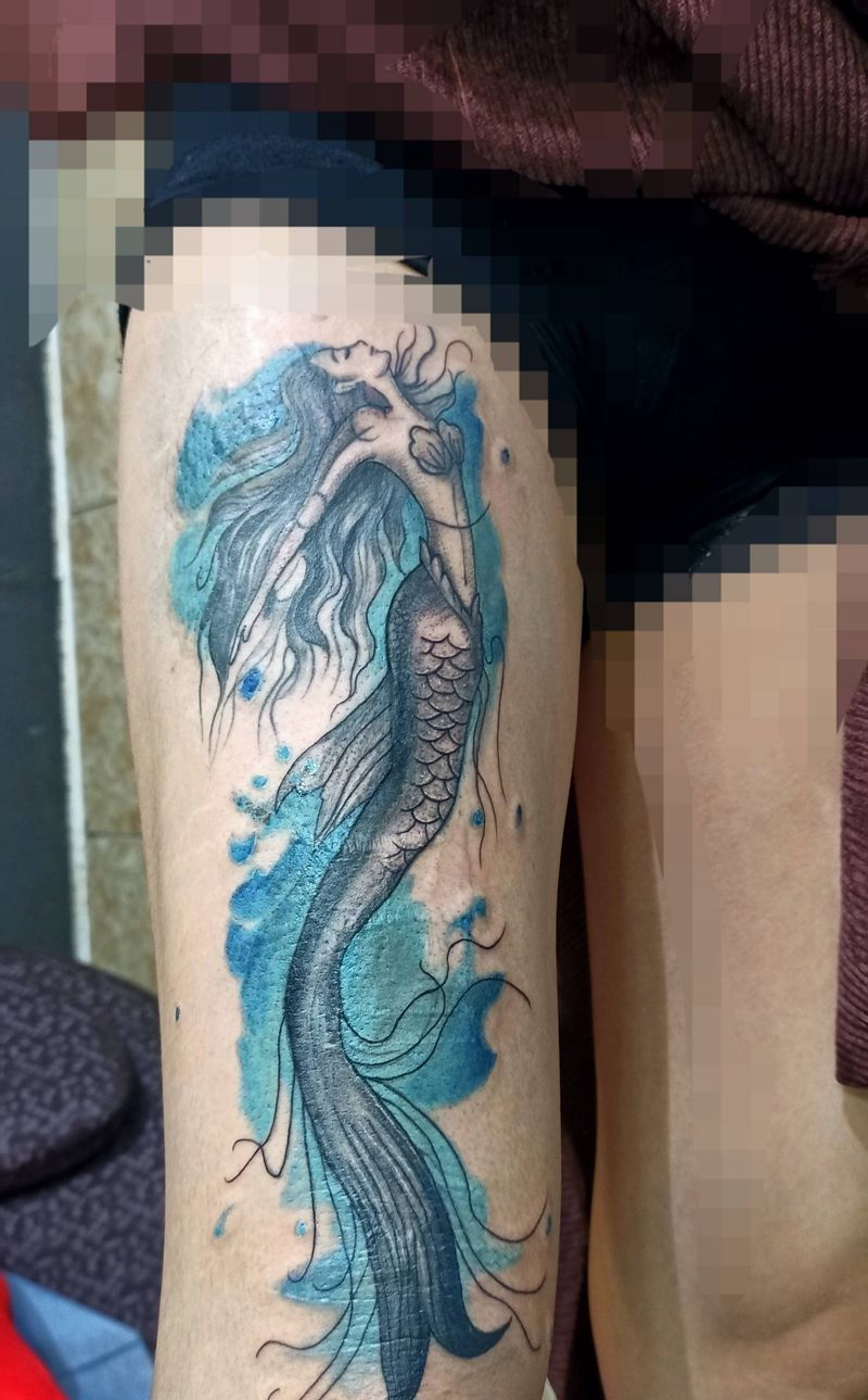 美人鱼修改纹身图片_腿部水彩美人鱼修改纹身图案