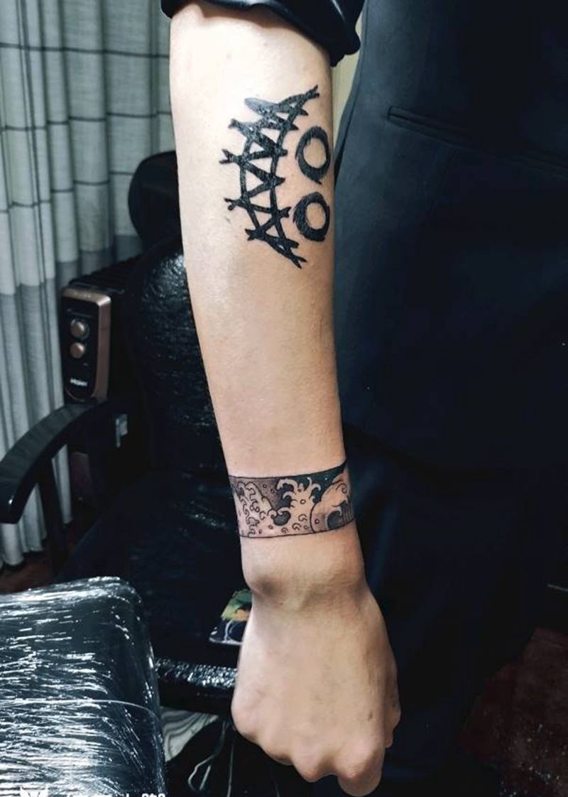 臂环纹身图片_手臂纹身图案