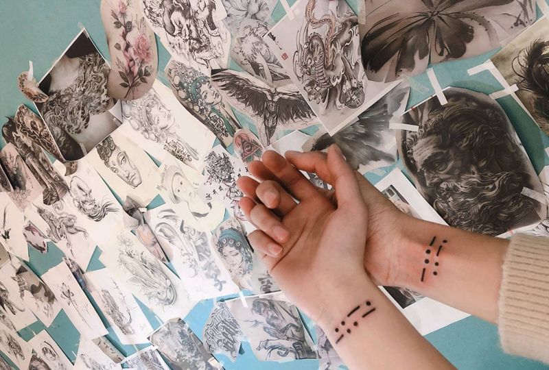 摩斯密码纹身图片_手部纹身图案