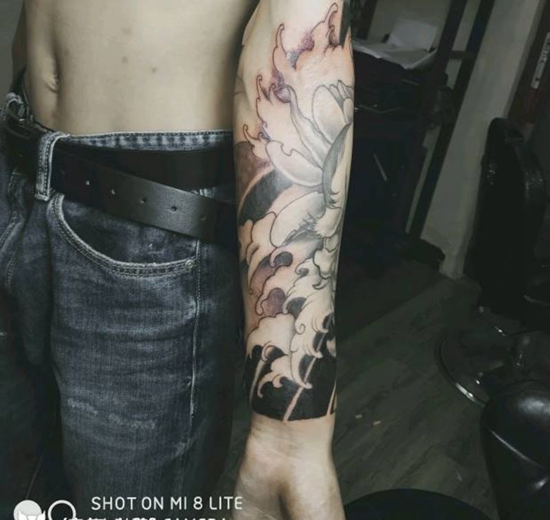 图1添加图2遮盖纹身图片_手臂胸部新传统老传统三面佛板雾纹身图案