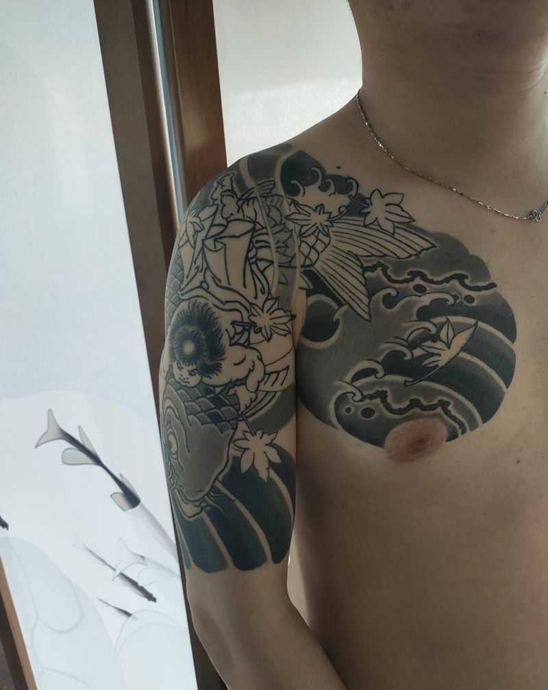 半甲未完纹身图片_胸部老传统纹身图案