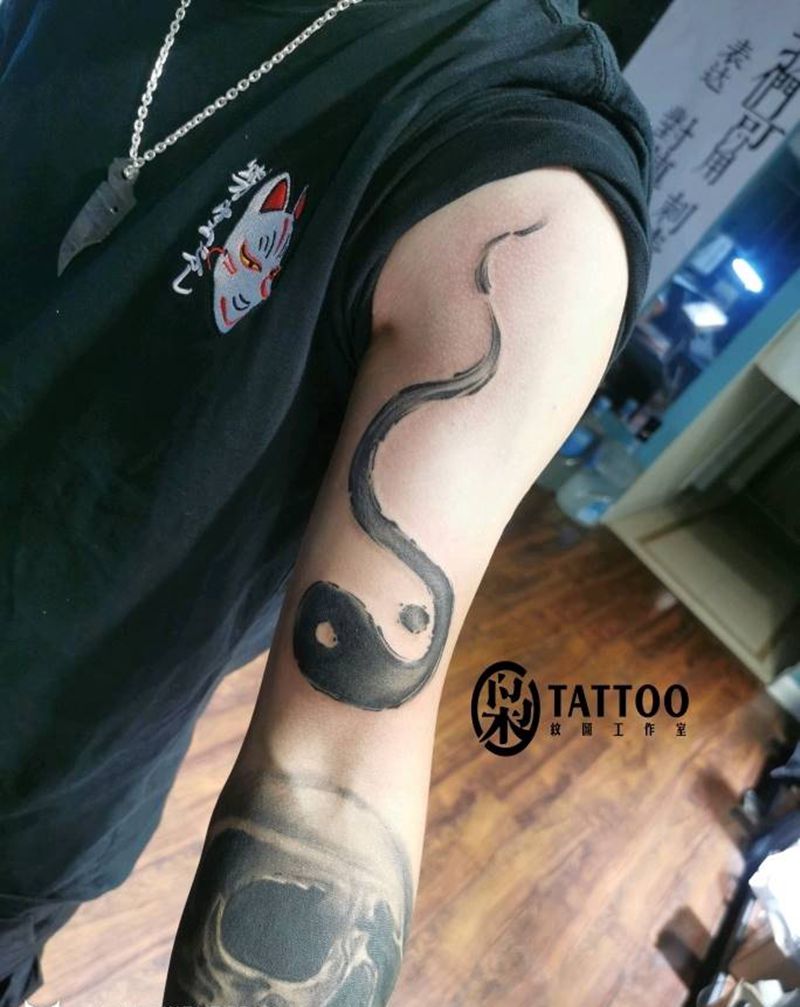 水墨，太极纹身图片_肩部纹身图案