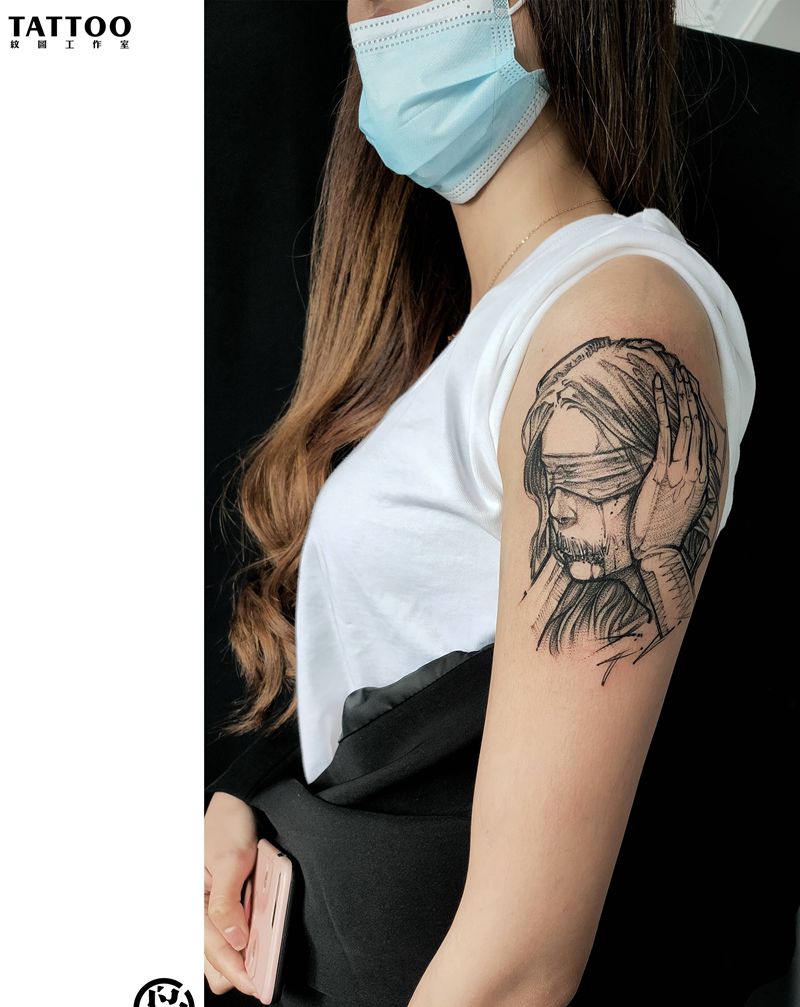 无视，无听。纹身图片_肩部点刺纹身图案