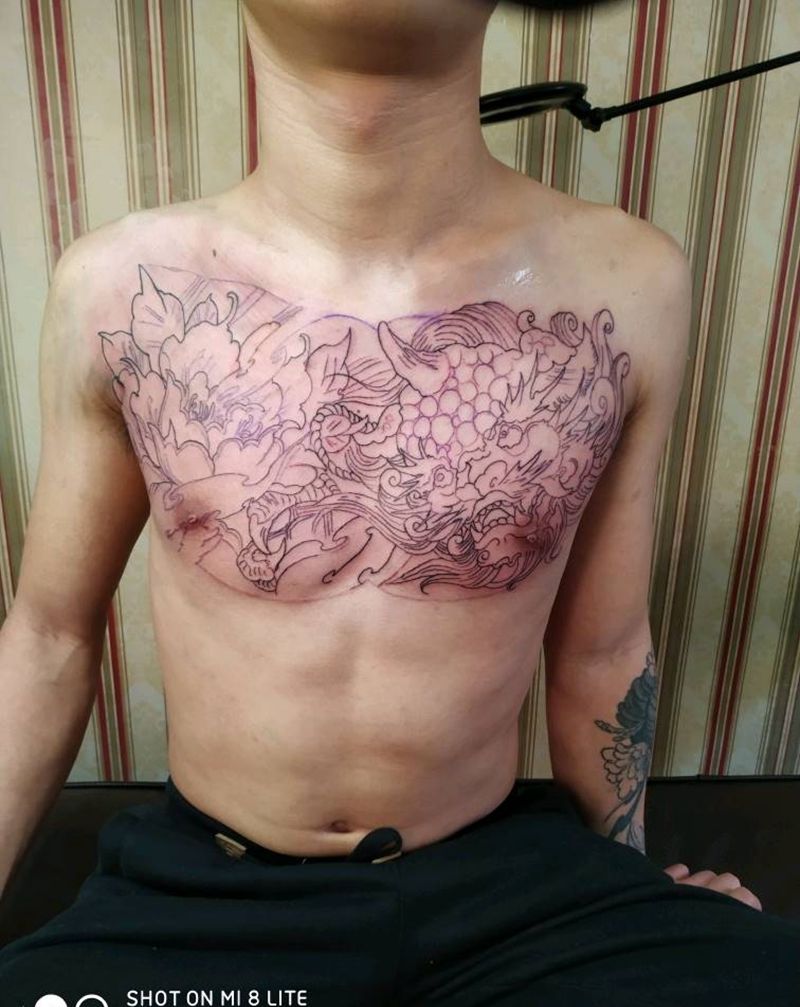 唐狮花胸纹身图片_胸部新传统纹身图案