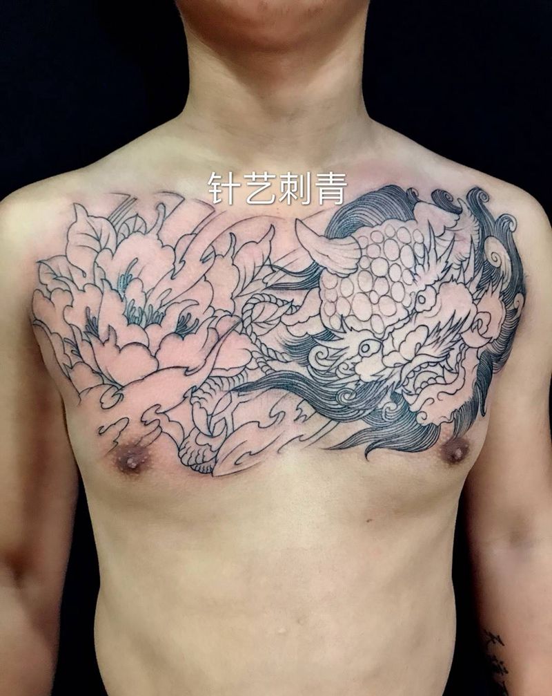 花胸线条纹身图片